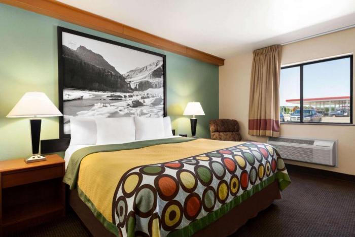 Super 8 By Wyndham Columbus Hotel Стая снимка