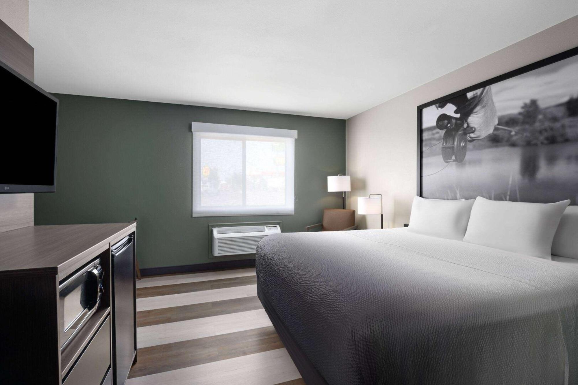 Super 8 By Wyndham Columbus Hotel Екстериор снимка