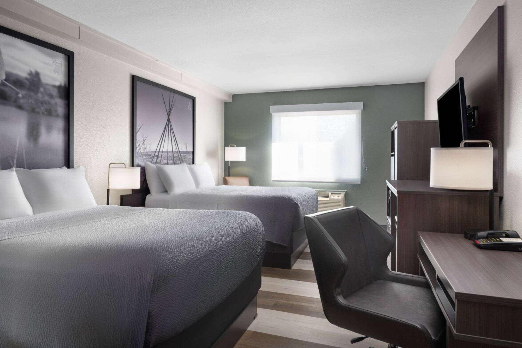 Super 8 By Wyndham Columbus Hotel Екстериор снимка