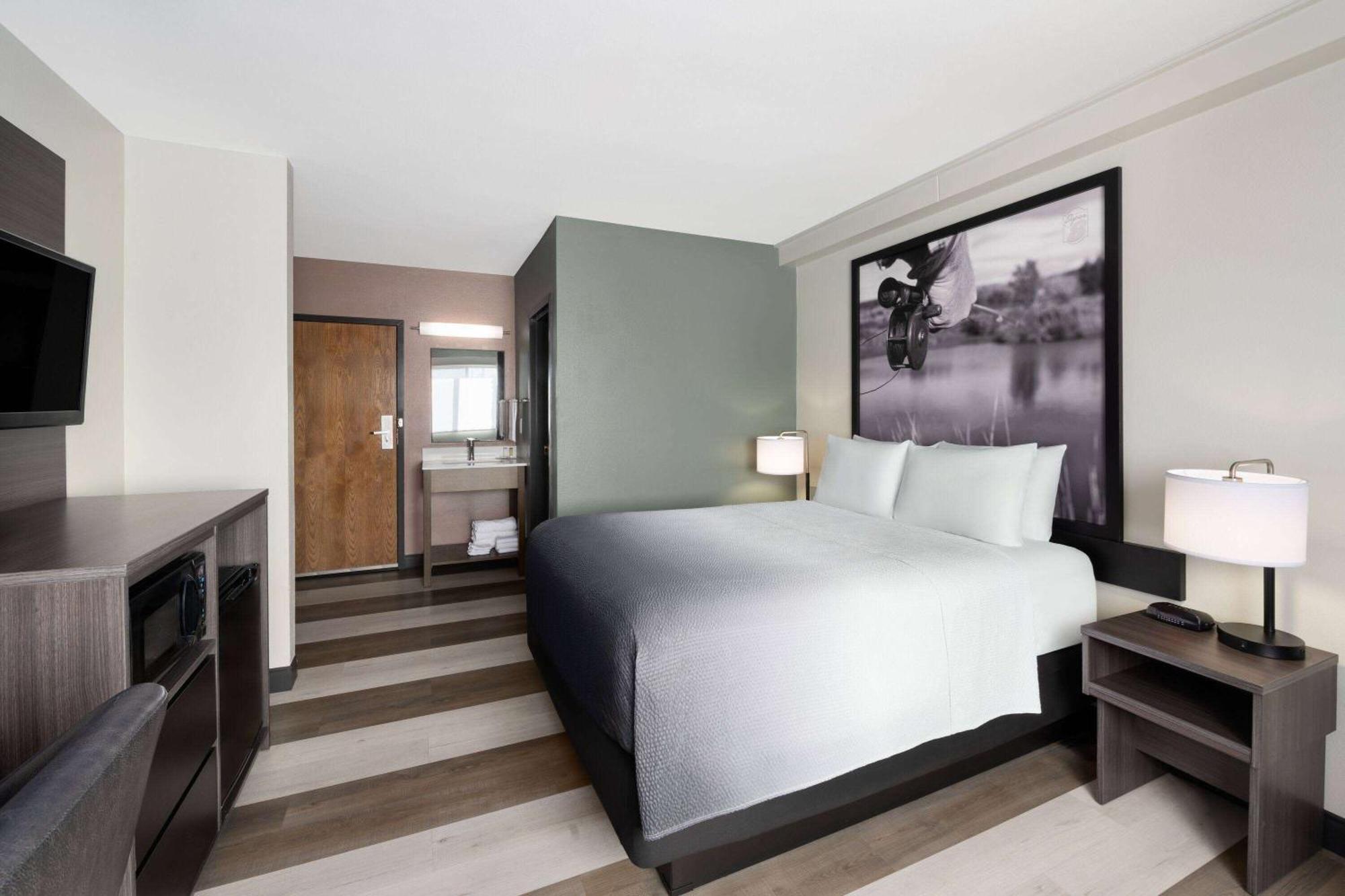 Super 8 By Wyndham Columbus Hotel Екстериор снимка