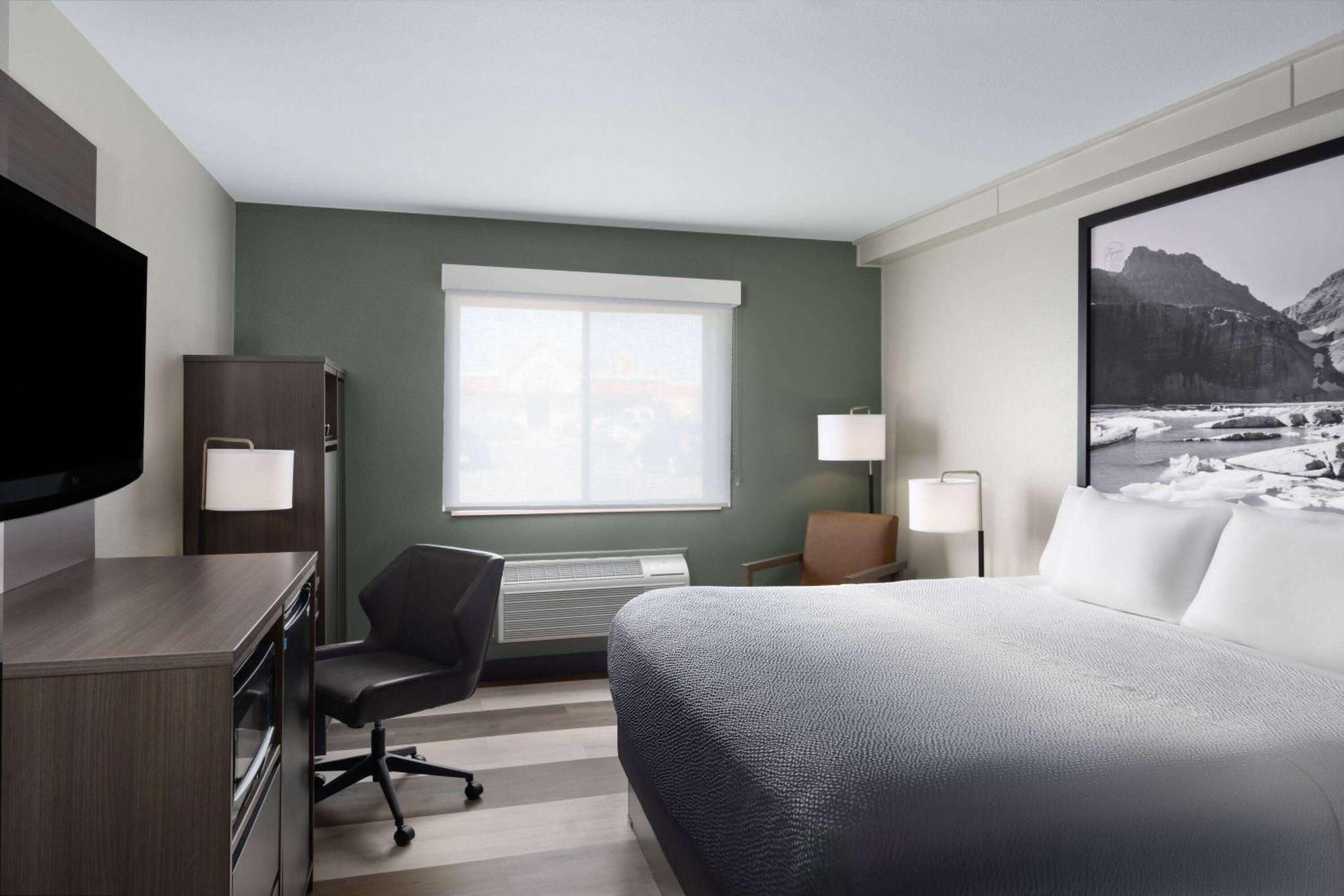 Super 8 By Wyndham Columbus Hotel Екстериор снимка