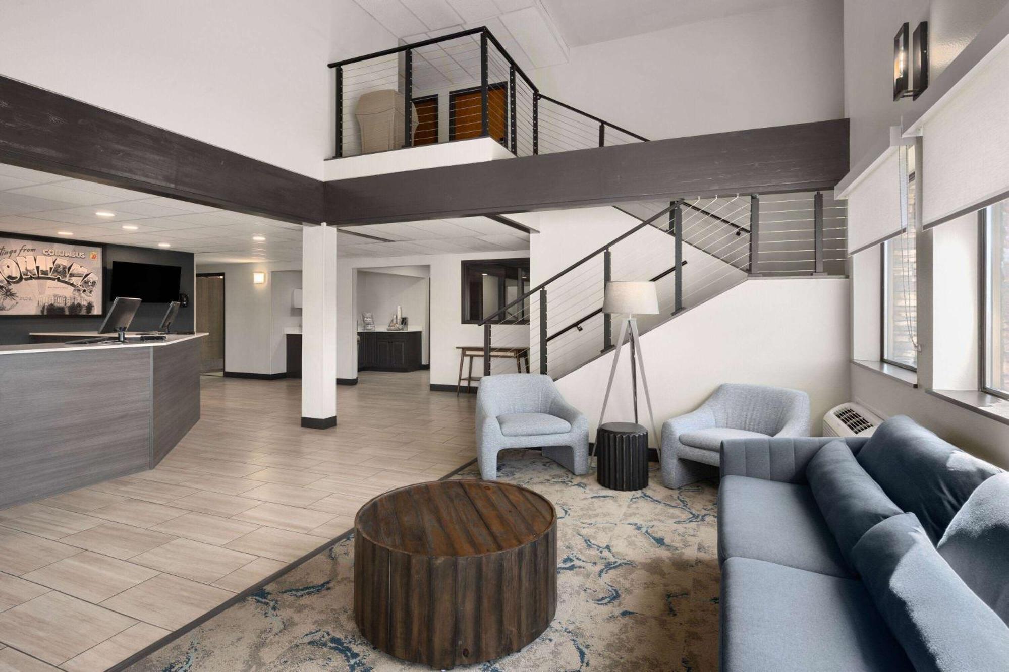 Super 8 By Wyndham Columbus Hotel Екстериор снимка