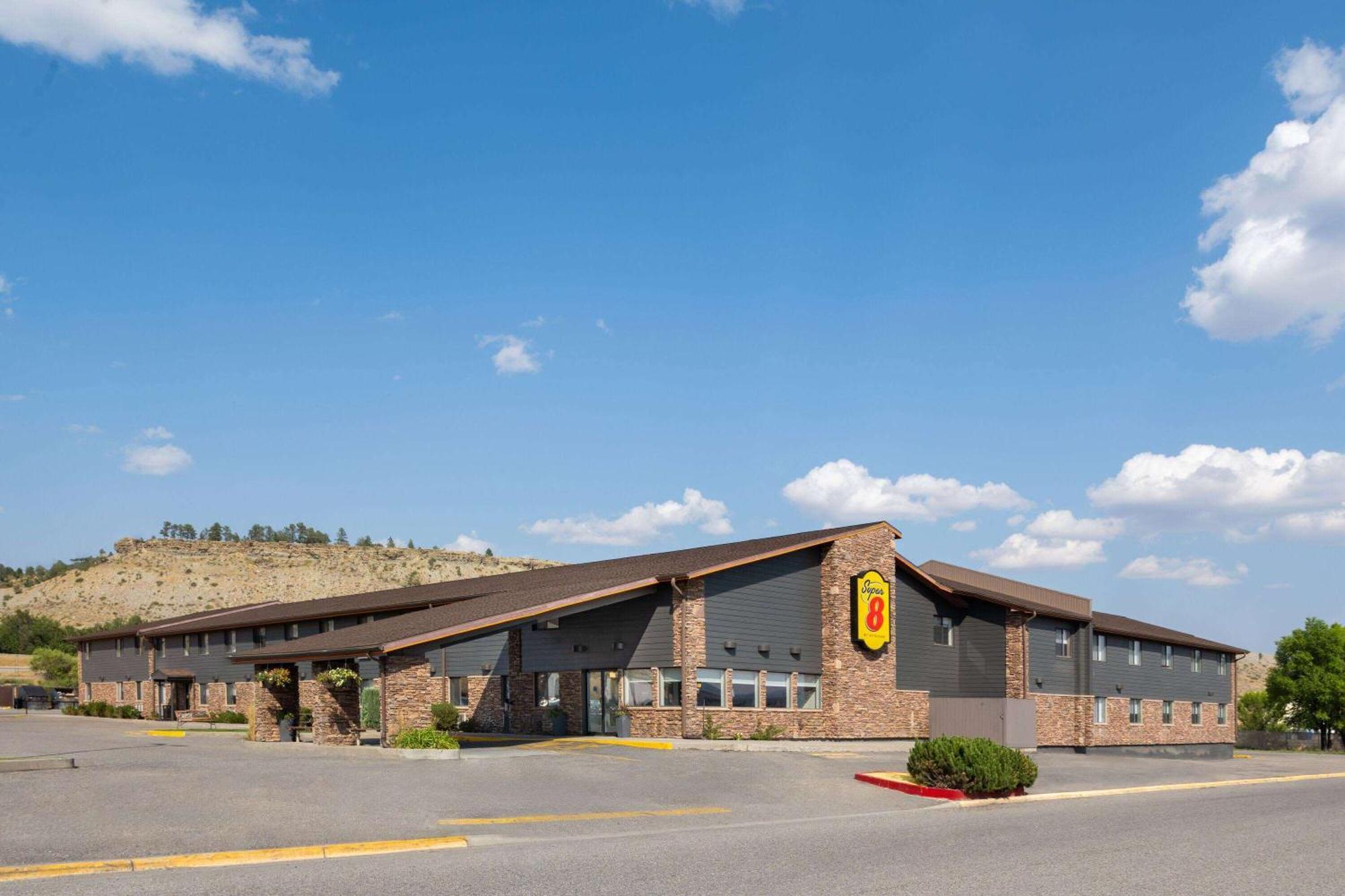 Super 8 By Wyndham Columbus Hotel Екстериор снимка